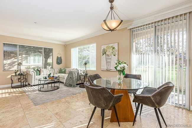 Foto del edificio - 3267 Dehesa Rd