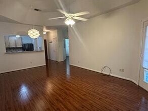 Building Photo - 2803 Kings Crossing Dr