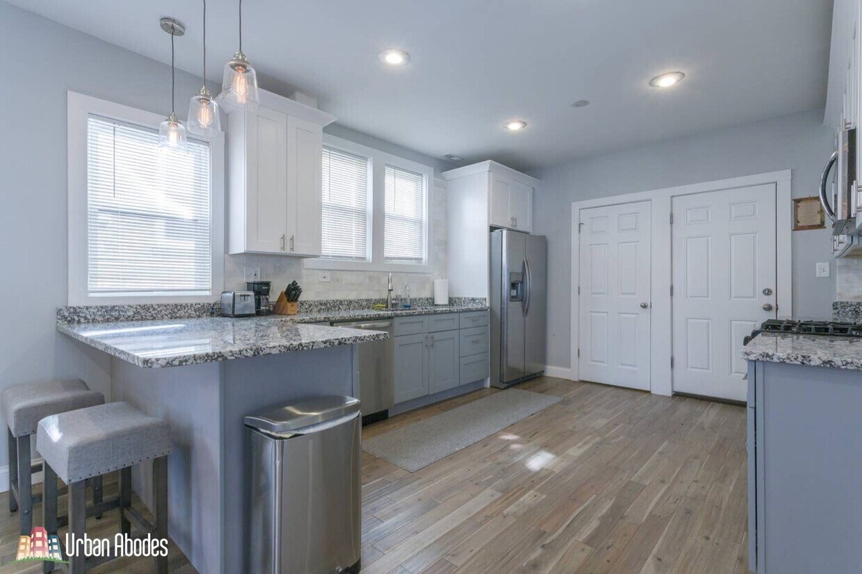 Foto principal - 3313 N Karlov Ave