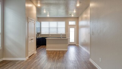 Building Photo - 2212 John Ross Ct