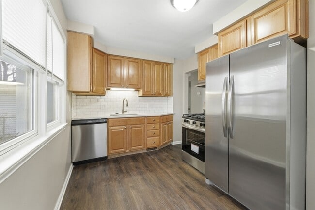 Foto del edificio - 3360 Edgeworth St