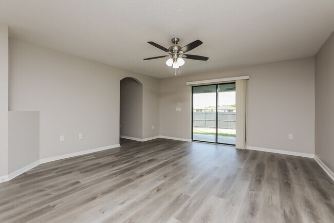Building Photo - 2353 Bexley Dr