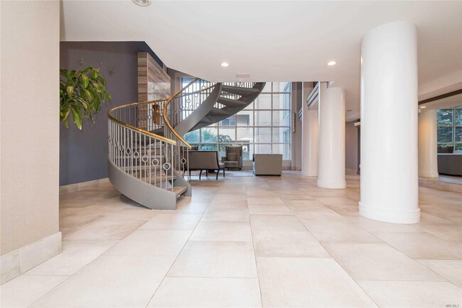 Foto del edificio - 100 Cutter Mill Rd