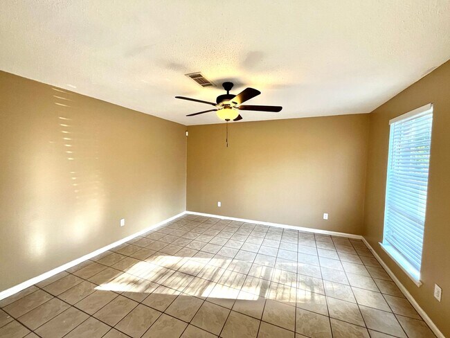Foto del edificio - 4 Bed Home Close to NAS Pensacola