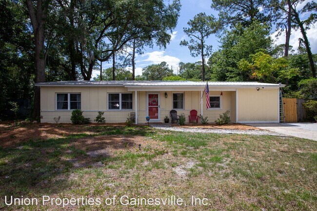 Building Photo - 3 br, 1.5 bath House - 2322 NE 11th Street