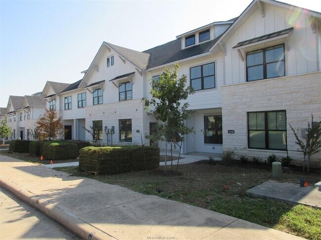 Foto del edificio - 2106 Crescent Pointe Pkwy