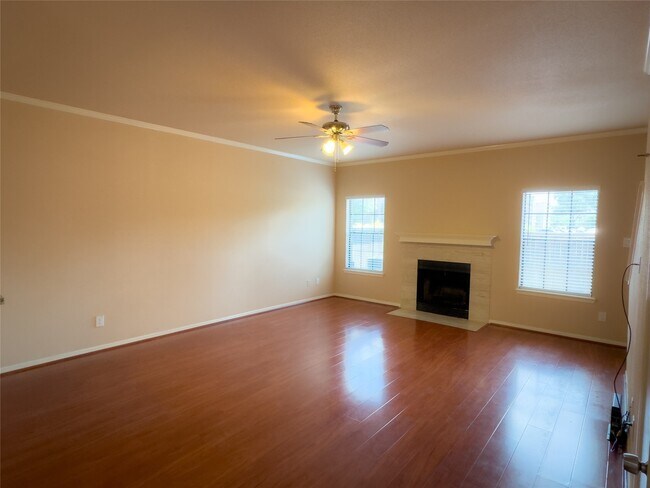 Foto del edificio - 9800 Pagewood Ln