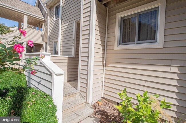 Building Photo - 749 Canvasback Ct