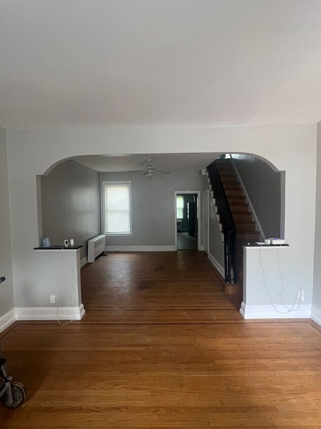 Primary Photo - Bright 2-Bedroom with Spacious Bath & Priv...