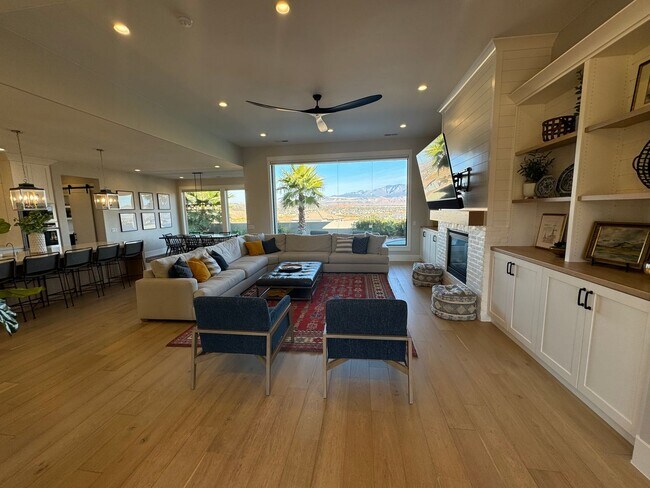 Foto del edificio - Stone Cliff - Private Gated - VIEWS - FURN...