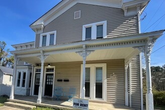 Building Photo - 410 E 2nd St