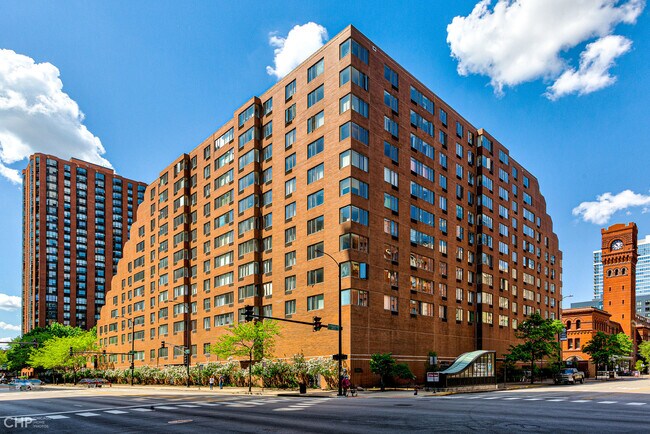 Foto del edificio - 801 S Plymouth Ct