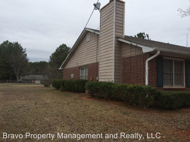 Building Photo - 3241-3243 Inez Dr
