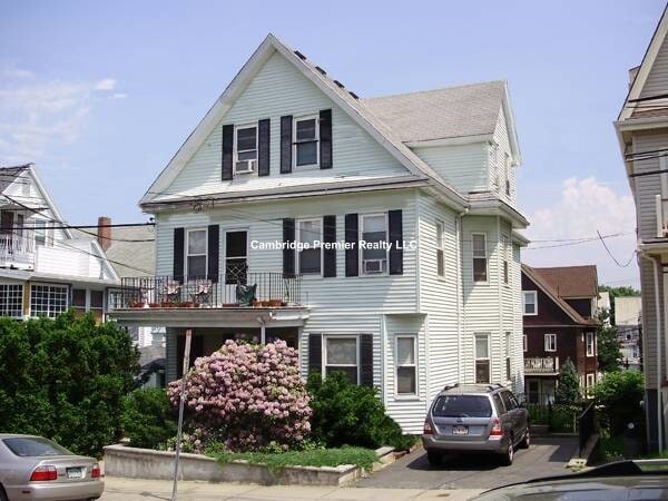 Primary Photo - 21 Lovell St