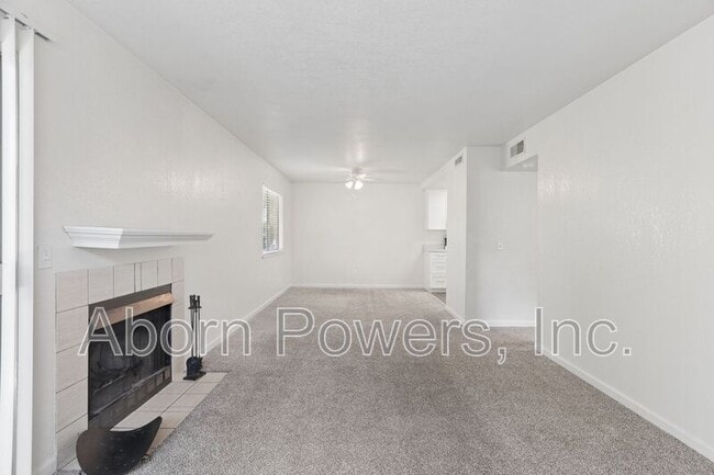 Foto del edificio - 2529 Greenwood Ln