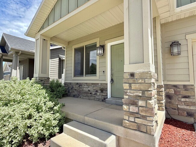 Foto del edificio - Beautiful 3BR Home with Fenced Yard, 2-Car Garage & Huge Storage – Prime Midvale Location!