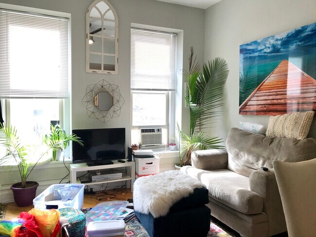 Foto del edificio - 1417 N Wood St