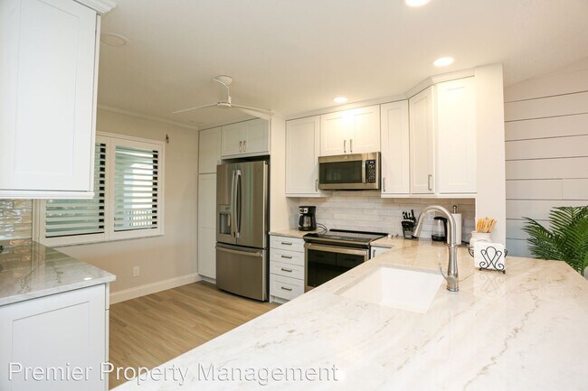 Foto del edificio - 3 br, 2 bath House - 5733 Deauville Circle...