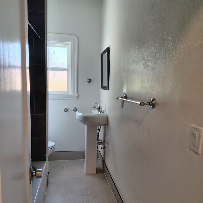 Foto del edificio - 2684 73rd Ave