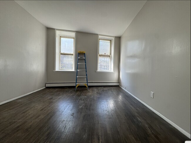 Building Photo - 176 Ocean Ave