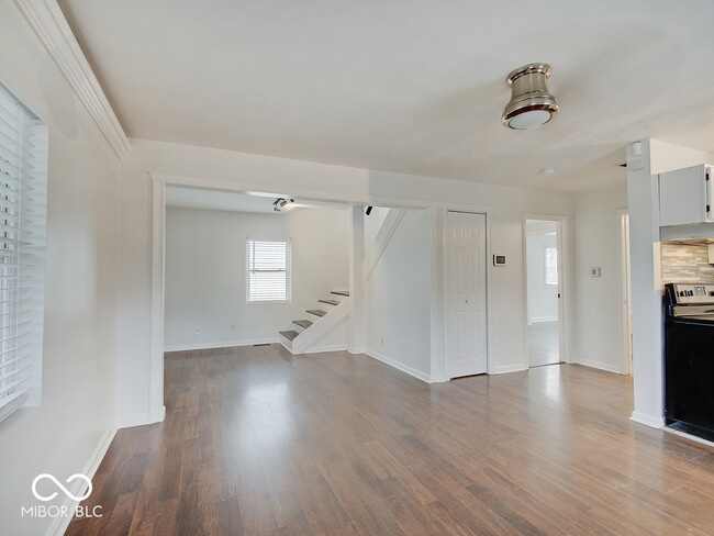 Building Photo - 1035 Helen Dr
