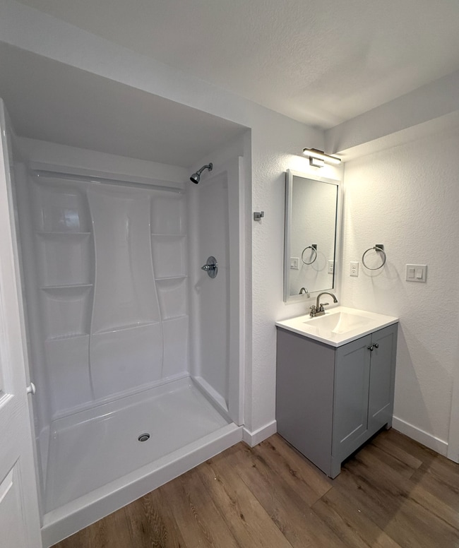 Foto del edificio - 2 weeks free!! 5080B E Warren Ave, Unit 52...