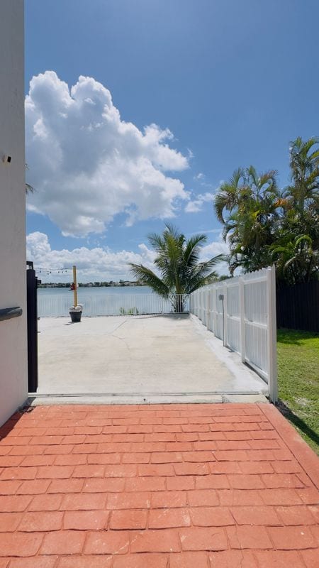 Foto del edificio - 845 NW 126th Ct