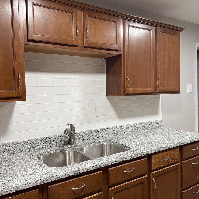 Foto del edificio - 529 Ann Ave