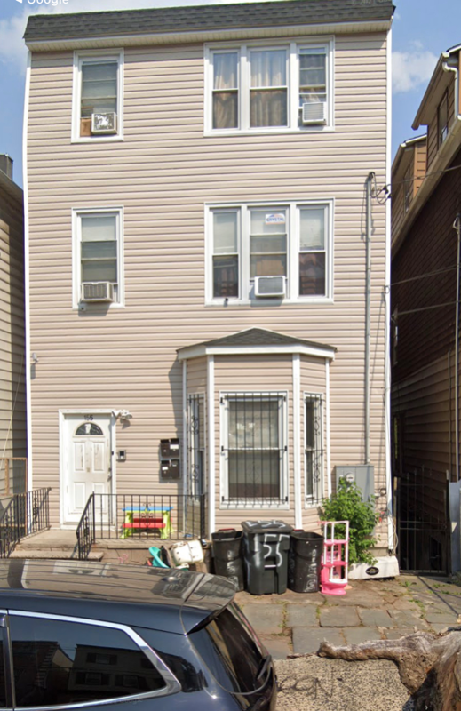 Primary Photo - 156 Garside St