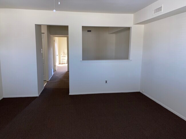 sala de estar - 1022 Gum Pl