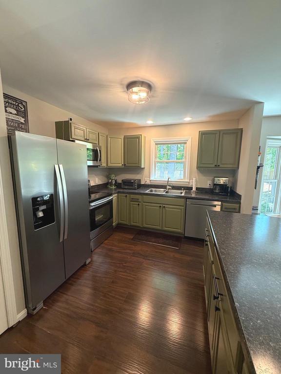 Building Photo - 2308 Harpoon Dr