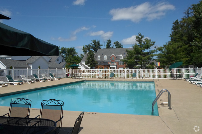 Hunters Manor - Apartments in Middleburg Heights, OH | Apartments.com