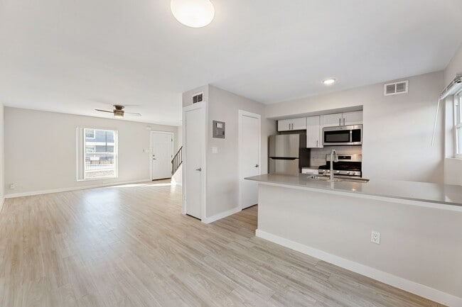 Foto del edificio - 5005 Manor Rd