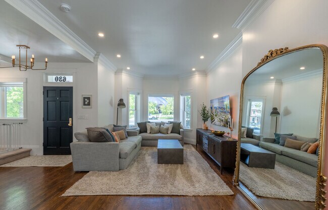 Foto del edificio - 630 E 300 S