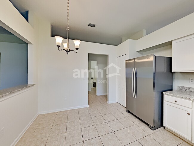 Foto del edificio - 1044 Summer Breeze Dr