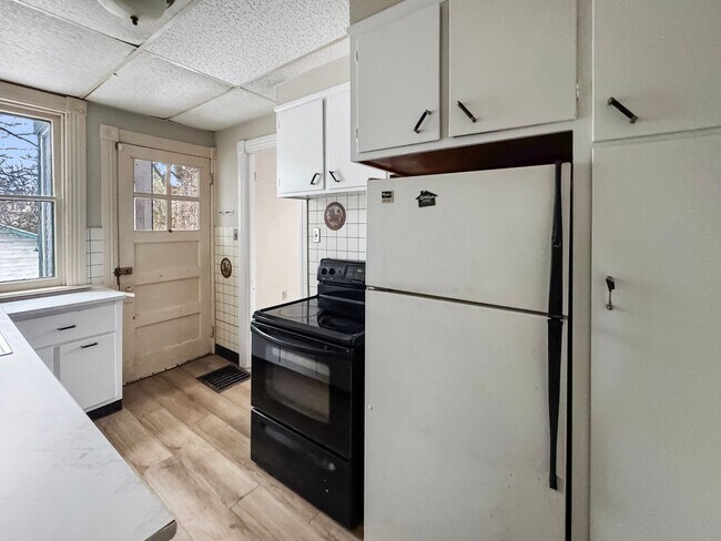 Foto del edificio - 812-814 Third Ave