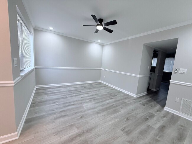 Foto del edificio - Renovated townhome in Great Alpharetta location