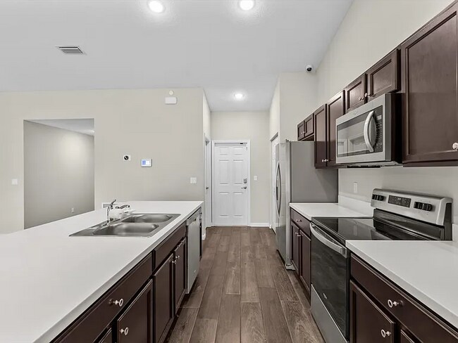 Foto del edificio - 512 SW McComb Ave