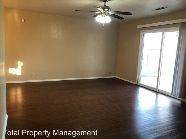 Foto del edificio - 3 br, 2 bath House - 1386 E. Cypress