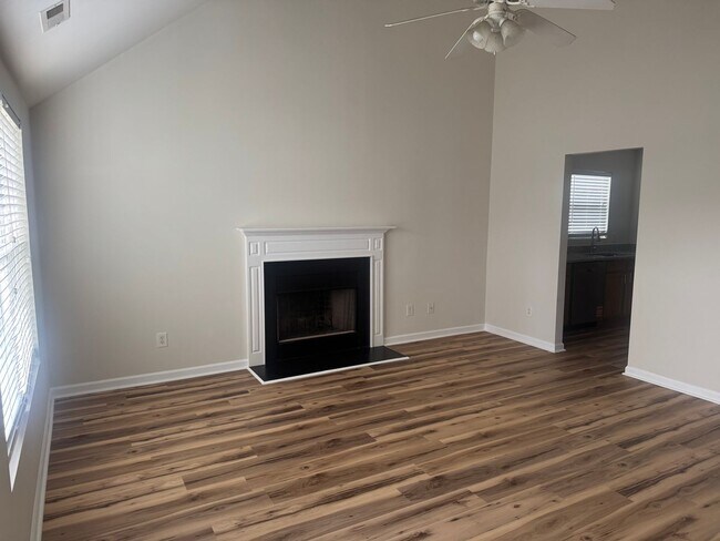 Foto del edificio - Fantastic 3Br 2Ba Home with 1 Car Garage in Raleigh Available now!