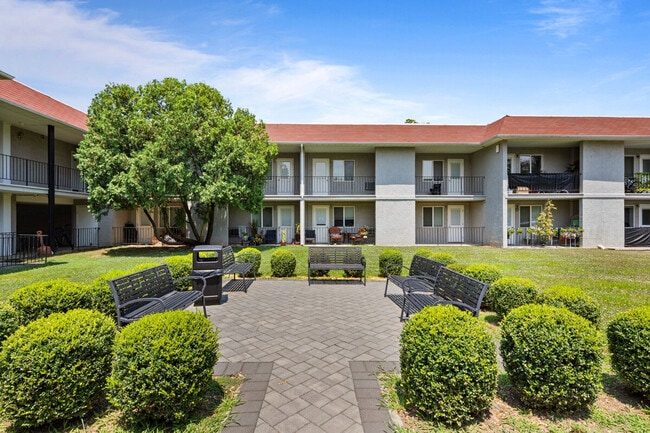 Building Photo - 30 US-9W