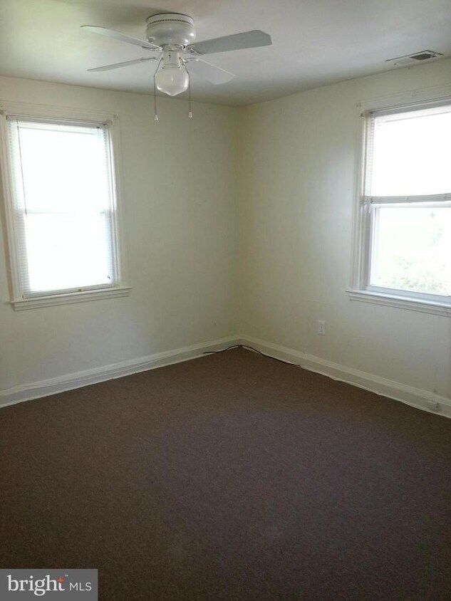 Building Photo - 4110 Woodhaven Ave