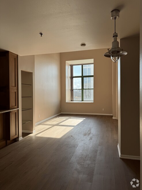 Building Photo - 270 E Highland Ave