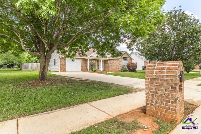 Building Photo - 462 Falkirk Dr