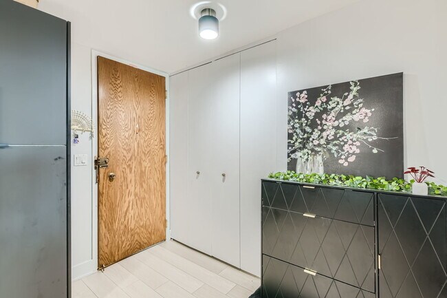 Foto del edificio - 6033 N Sheridan Rd