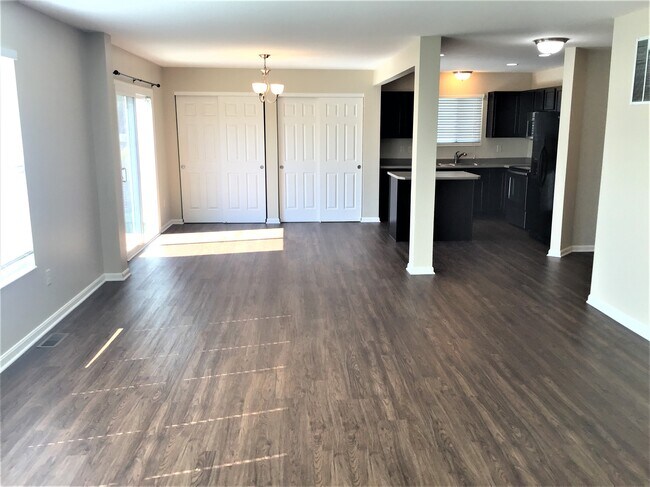 Foto del edificio - 4319 Hunting Hawk Drive