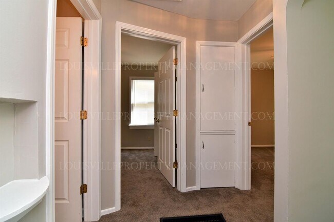 Foto del edificio - 1636 Earl Avenue