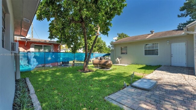 Building Photo - 4651 NW 23rd Ct