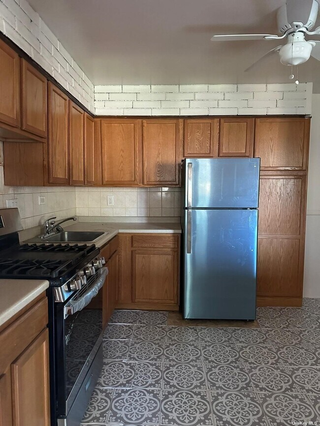 Foto del edificio - 22-44-44 78th St