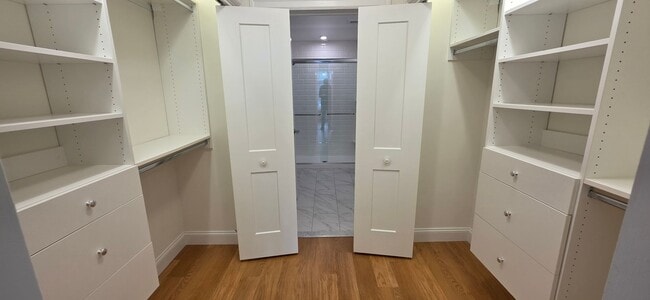 Building Photo - Luxury 2-Bed with Massive Closets and Built-in Storage